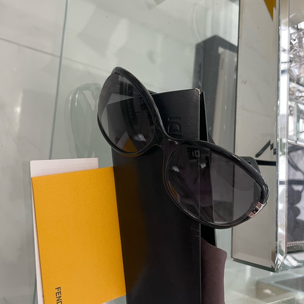 Elegant FENDI sunglasses! a nice look for a fun get away.
